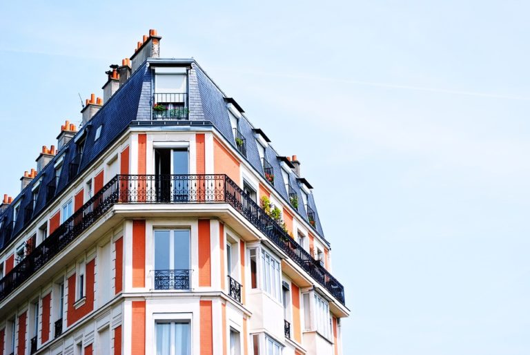 Premier logement : quelles sont les démarches indispensables à gérer en priorité ?