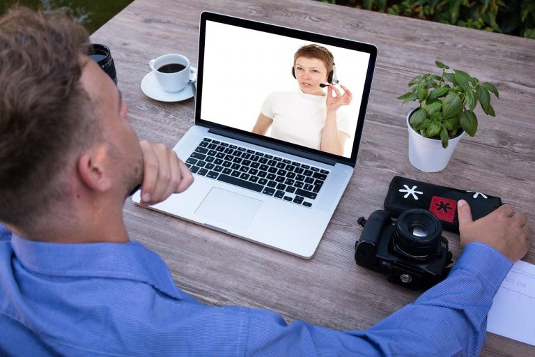 Comment aborder des sujets difficiles avec des professeurs en ligne ?