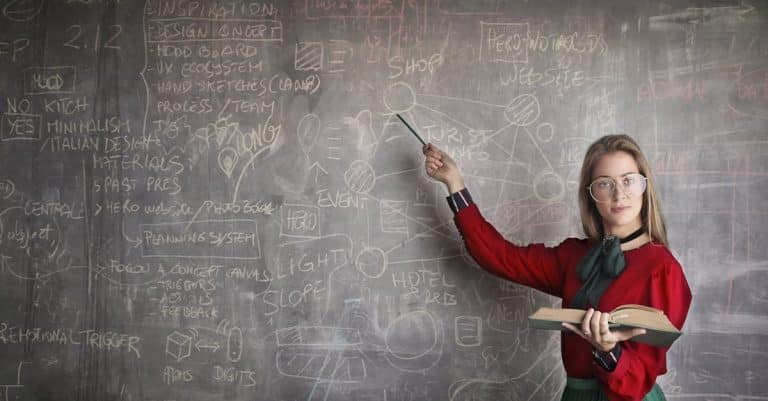 Comment les étudiants peuvent-ils trouver des solutions à leurs défis ?