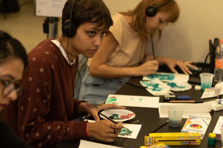 Comment les étudiants expriment-ils leur créativité artistique ?