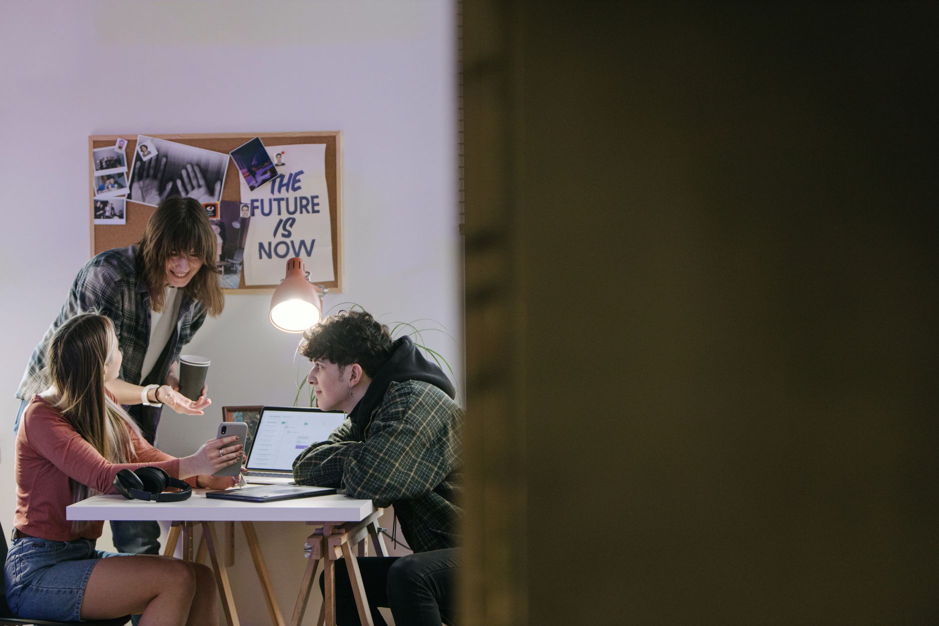 Comment les étudiants s&rsquo;engagent-ils dans l&rsquo;exploration des futurs émergents ?